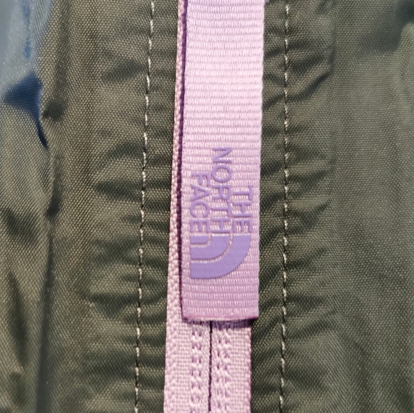 The North Face Girls Jacket - Picture 5 of 9